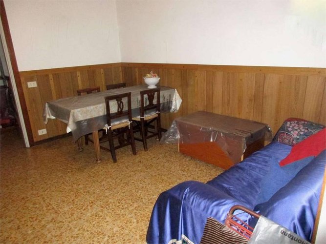 Porzione di casa centrale  85.000 Capizzone