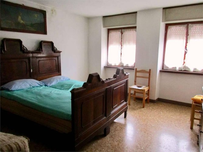 Porzione di casa centrale  85.000 Capizzone