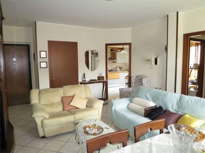 TRILOCALE ampio e di recente costruzione