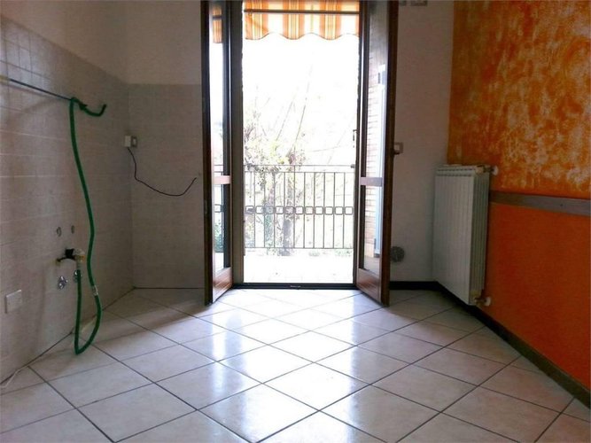 TRILOCALE ampio e di recente costruzione Calcinate