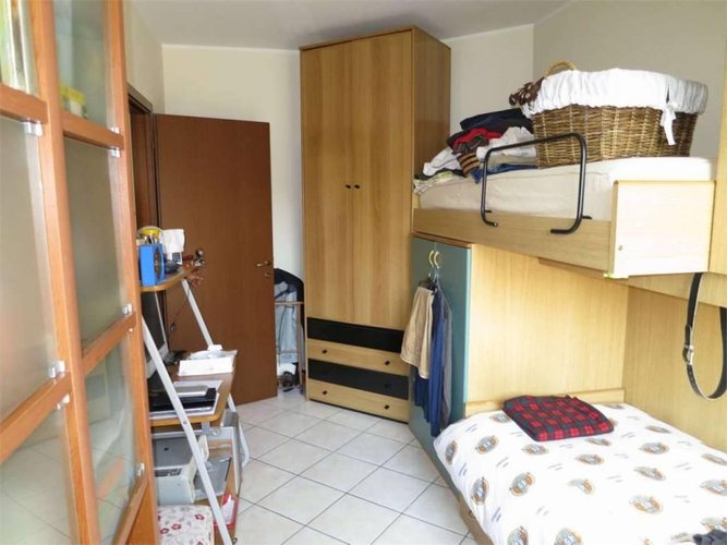 TRILOCALE ampio e di recente costruzione Calcinate