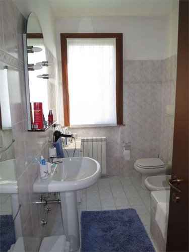 TRILOCALE ampio e di recente costruzione Calcinate