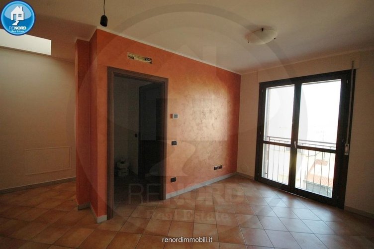 MONOLOCALE Valera fratta