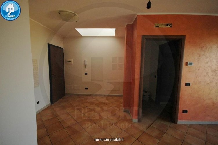 MONOLOCALE Valera fratta