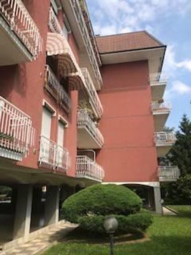 VOGHERA SPLENDIDO QUADRILOCALE CON BOX AUTO E TERRAZZI Voghera