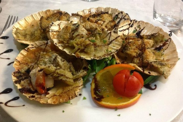 RISTORANTE PIZZERIA CON DEHOR DARSENA NAVIGLIO Milano