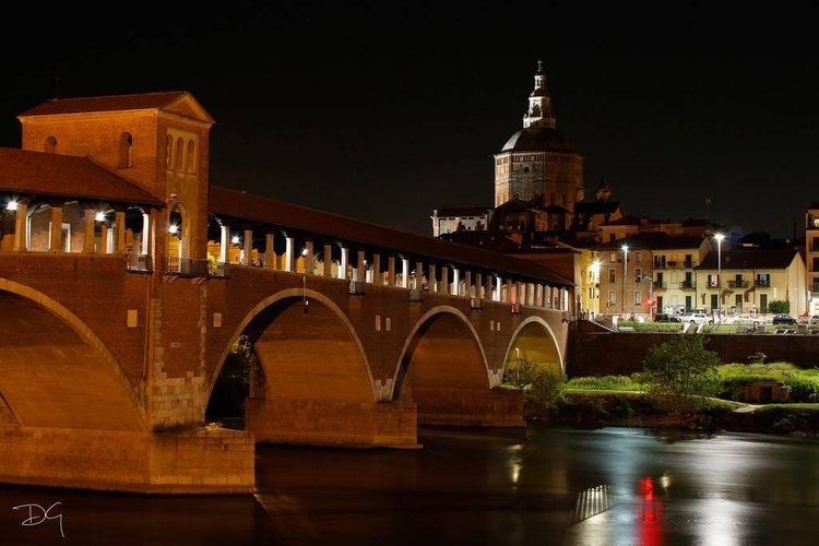 PAVIA TRILOCALE 120MQ. IN P.ZZA MINERVA POSIZIONE TOP Pavia
