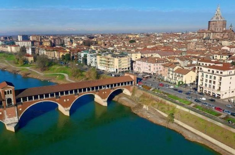 PAVIA TRILOCALE 120MQ. IN P.ZZA MINERVA POSIZIONE TOP Pavia