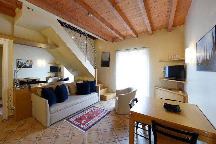 NAVIGLIO ASC. SFORZA LOCAZIONE APPARTAMENTO 167MQ. ARREDATO Milano