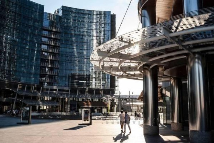 TAVOLA FREDDA POSSIBILITA' DI CANNA FUMARIA TORRE UNICREDIT Milano