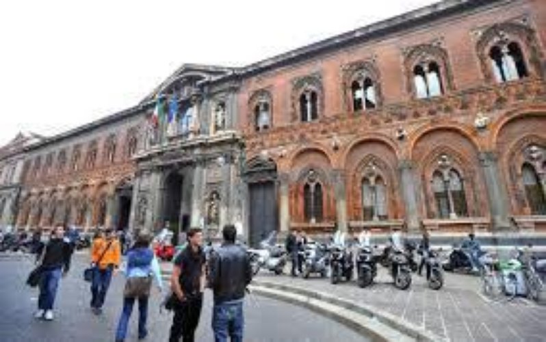 BAR TAVOLA CALDA DIFRONTE UNIVERSIT MQ. 230 OTTIMI INCASSI