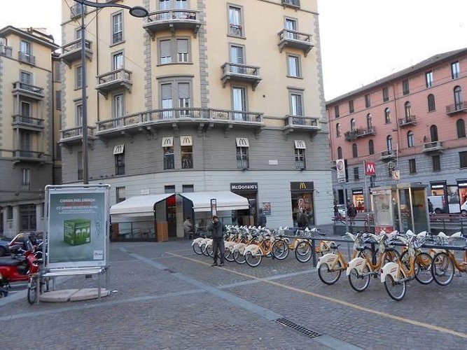 C.SO BUENOSAIRES/P.ZZA ARGENTINA BAR PASTICCERIA CON DEHOR Milano