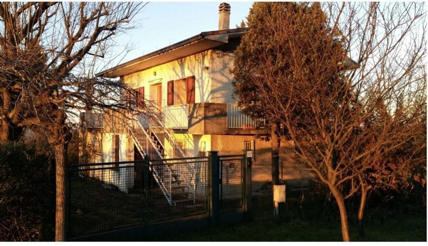 VILLETTA DA RISTRUTTURARE IN POSIZIONE COLLINARE MONTEBELLO Montebello della battaglia