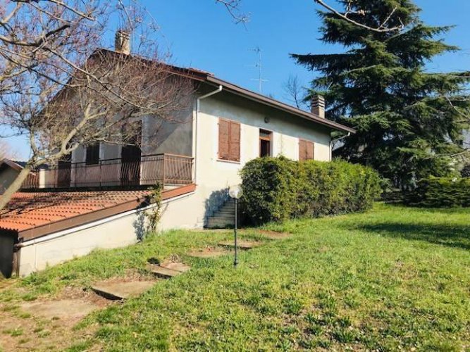 VILLETTA IN ZONA COLLINARE PRIME COLLINE MAIRANO CASTEGGIO Casteggio