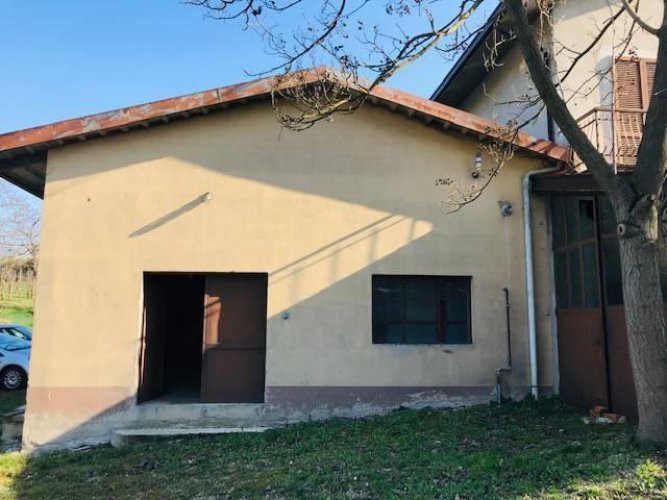 VILLETTA IN ZONA COLLINARE PRIME COLLINE MAIRANO CASTEGGIO Casteggio