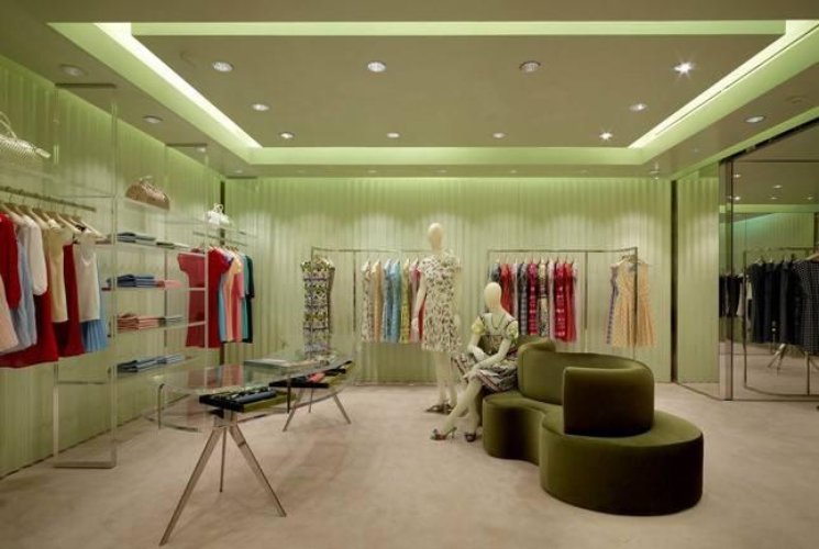 NEGOZIO P.LE LORETO CON CANNA FUMARIA 280MQ. 7 VETRINE Milano