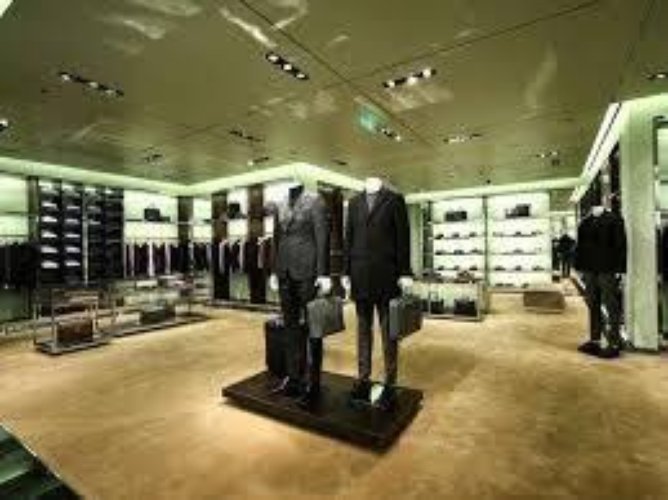 NEGOZIO P.LE LORETO CON CANNA FUMARIA 280MQ. 7 VETRINE Milano