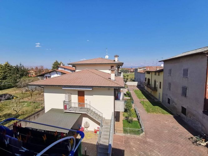 Trilocale Con Box e Cantina in Palazzina di 6 famiglie Lurano