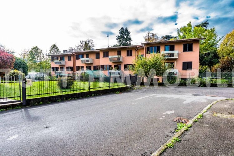 TRILOCALE DI 90 MQ IN STRADA A FONDO CHIUSO Ranica