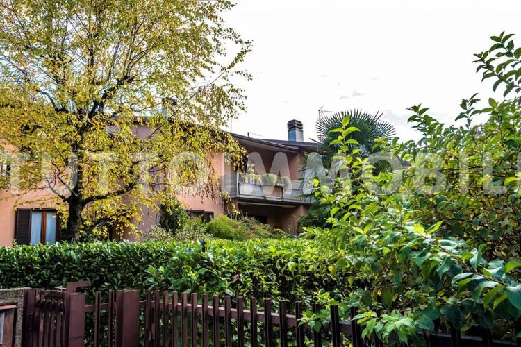 TRILOCALE DI 90 MQ IN STRADA A FONDO CHIUSO Ranica