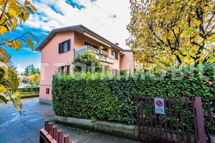 TRILOCALE DI 90 MQ IN STRADA A FONDO CHIUSO Ranica