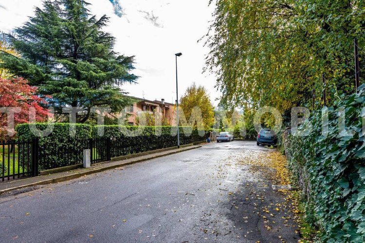 TRILOCALE DI 90 MQ IN STRADA A FONDO CHIUSO Ranica