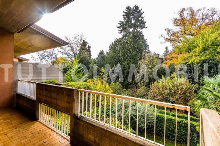 TRILOCALE DI 90 MQ IN STRADA A FONDO CHIUSO Ranica