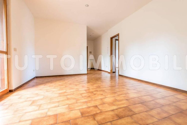 TRILOCALE DI 90 MQ IN STRADA A FONDO CHIUSO Ranica