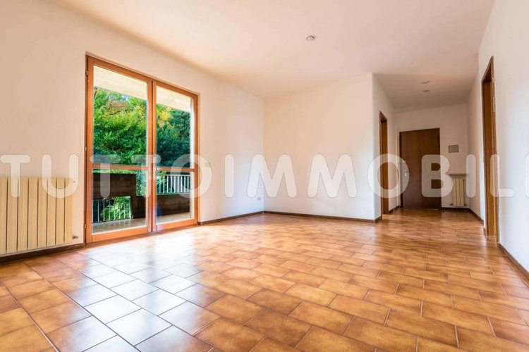 TRILOCALE DI 90 MQ IN STRADA A FONDO CHIUSO Ranica