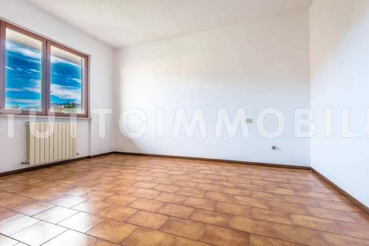 TRILOCALE DI 90 MQ IN STRADA A FONDO CHIUSO Ranica