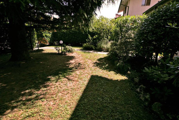Meravigliosa villa terminale, con ampio giardino Brembate