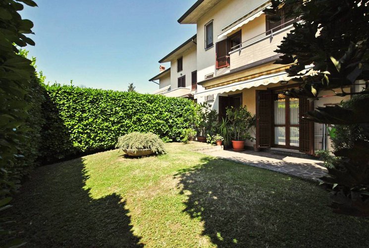 Meravigliosa villa terminale, con ampio giardino Brembate