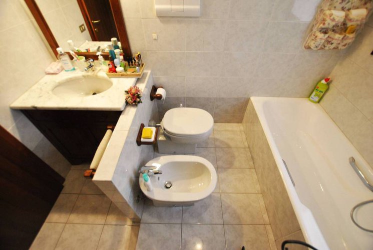 Meravigliosa villa terminale, con ampio giardino Brembate