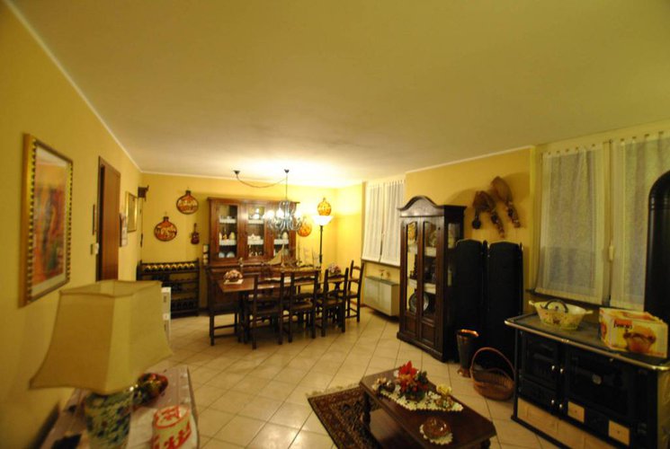 Meravigliosa villa terminale, con ampio giardino Brembate