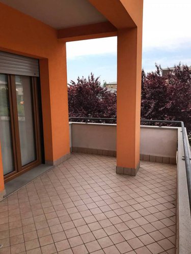 Palazzina indipendente con negozio/ laboratorIo Scanzorosciate