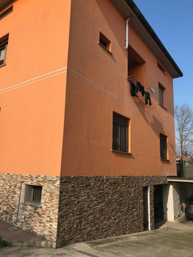 Palazzina indipendente con negozio/ laboratorIo Scanzorosciate