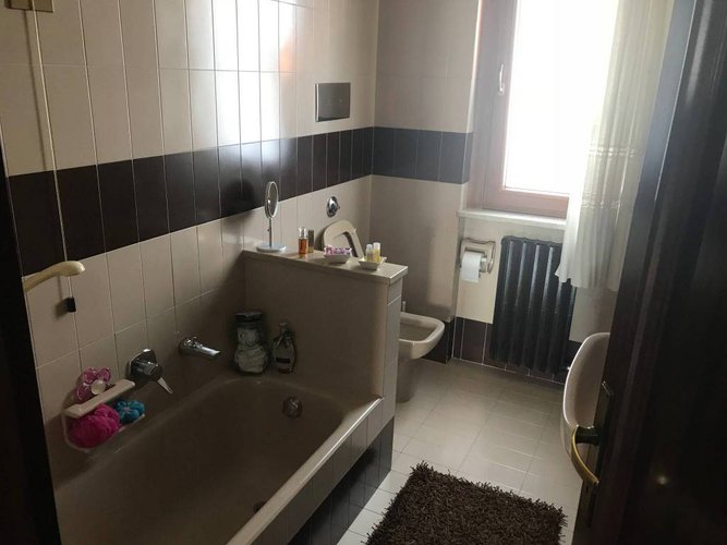 Palazzina indipendente con negozio/ laboratorIo Scanzorosciate