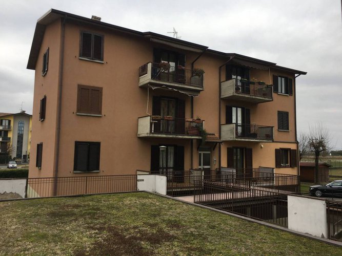 Verdellino ampio 4 locali con box e cantina Verdellino