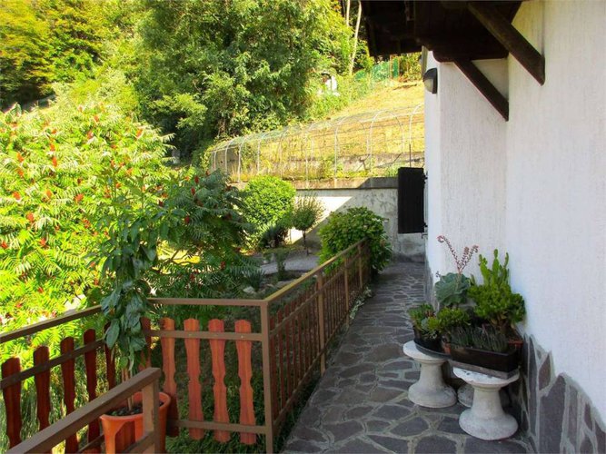 Berbenno - Villa singola con mansarda indipendente Berbenno