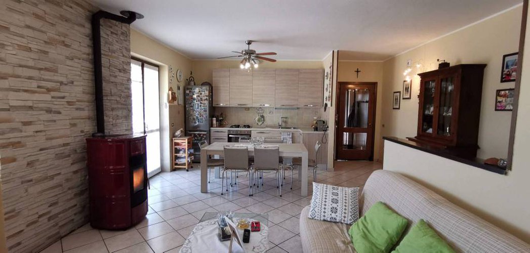 Quadrilocale Indipendente Piano Primo Contesto di 2 Famiglie Verdellino