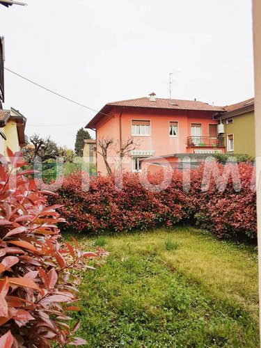 TRILOCALE CON GIARDINO AD ALZANO IN ZONA RESIDENZIALE Alzano Lombardo