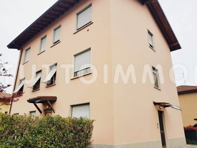 TRILOCALE CON GIARDINO AD ALZANO IN ZONA RESIDENZIALE Alzano Lombardo