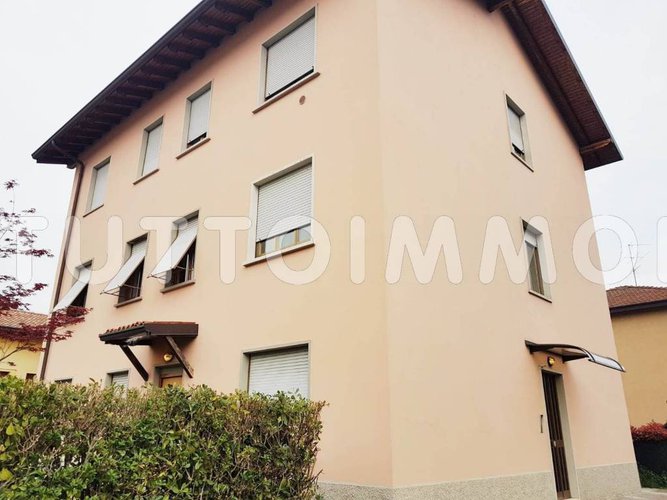 TRILOCALE CON GIARDINO AD ALZANO IN ZONA RESIDENZIALE Alzano Lombardo