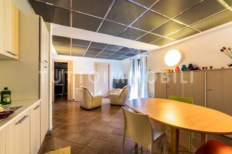 VILLA SINGOLA CON 7000 MQ DI TERRENO Alzano Lombardo