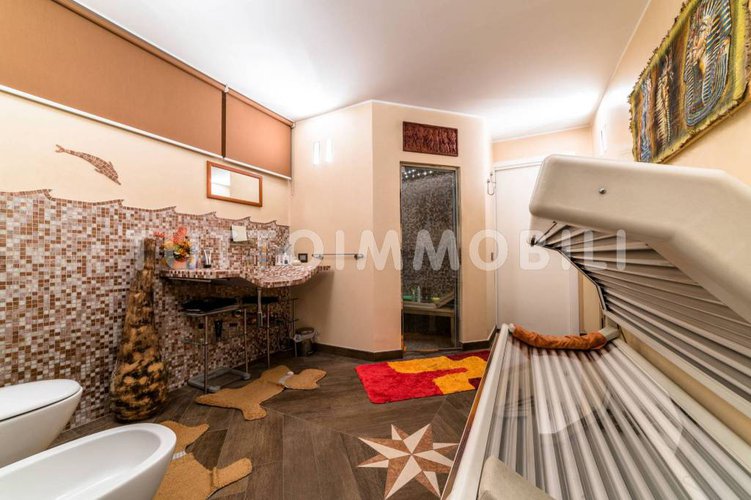 VILLA SINGOLA CON 7000 MQ DI TERRENO Alzano Lombardo