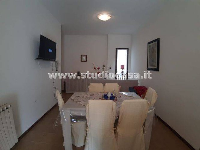 SOLUZIONE BEN SISTEMATA ED ESPOSTA CON TERRAZZONE! Taleggio