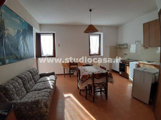 TRILOCALE A PIANO PRIMO IN OTTIMA POSIZIONE!!! Piazzatorre