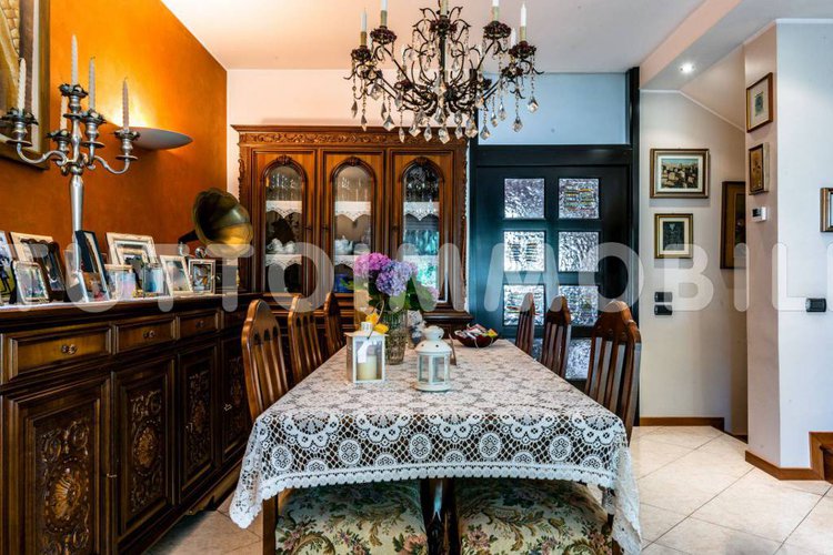 VILLA A SCHIERA IN RESIDENCE Ranica