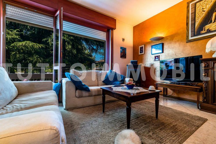 VILLA A SCHIERA IN RESIDENCE Ranica