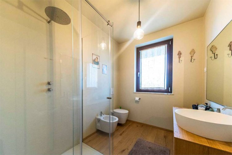 Boltiere appartamento con giardino Boltiere